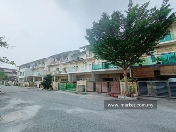 3 Storey House at Casa Residence, Bandar Mahkota Cheras