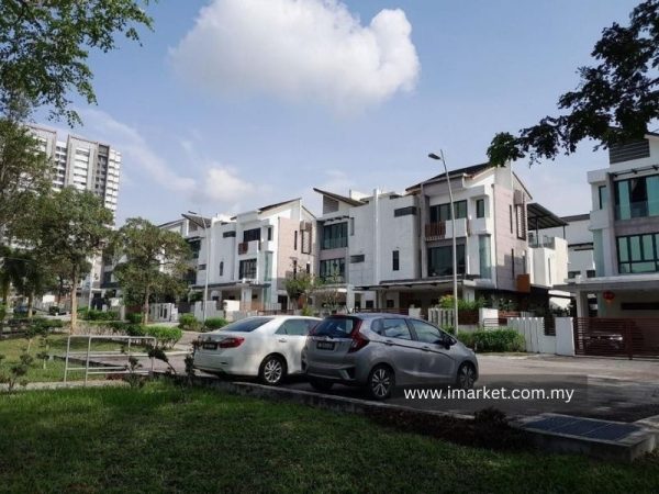 Taman Sunville, Kajang 3 Storey Semi-D for Sale